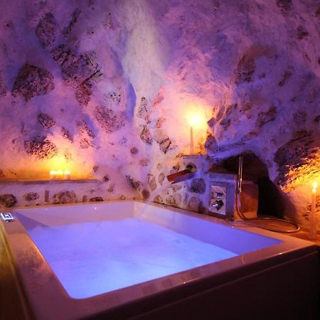 Santo'S House Luxury - Idromassaggio E Doccia Emozionale Villa Santo Stefano Di Sessanio Eksteriør billede