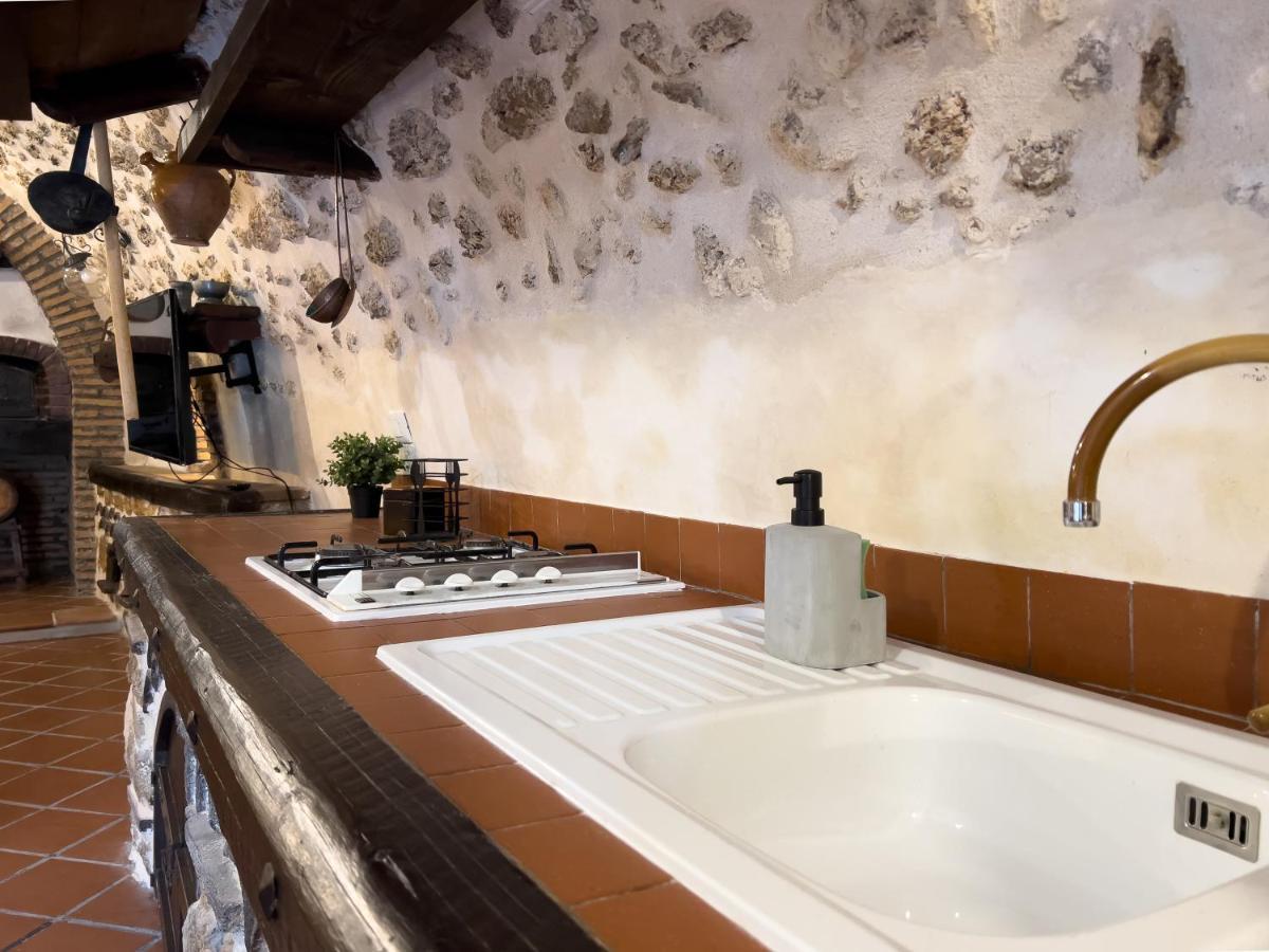 Santo'S House Luxury - Idromassaggio E Doccia Emozionale Villa Santo Stefano Di Sessanio Eksteriør billede